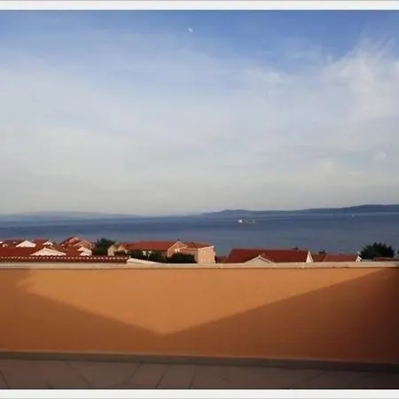 Mediteran, Kleine Mit Terrasse *