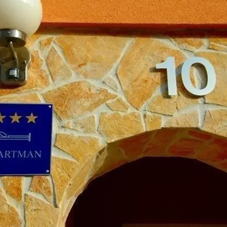 Mediteran, Kleine Mit Terrasse *